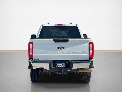Used 2024 Ford F250 XLT w/ FX4 Off-Road Package AWD/4WD image 6
