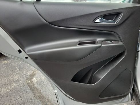 Used 2018 Chevrolet Equinox LT image 10