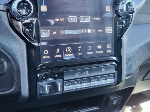 Used 2024 RAM 3500 Tradesman w/ Towing Technology Group AWD/4WD image 24