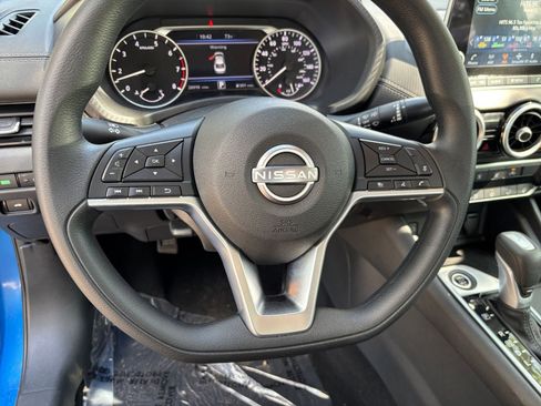 Used 2025 Nissan Sentra SV FWD image 37
