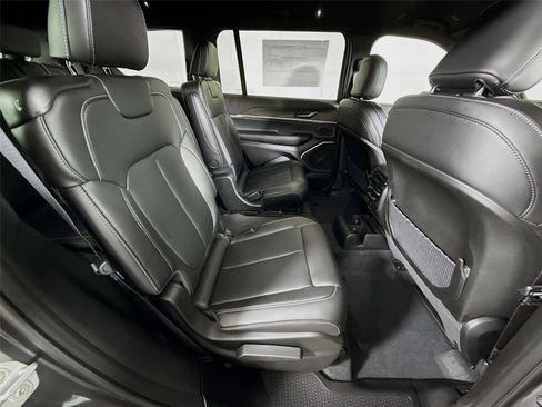 New 2026 Jeep Grand Cherokee L Limited image 23