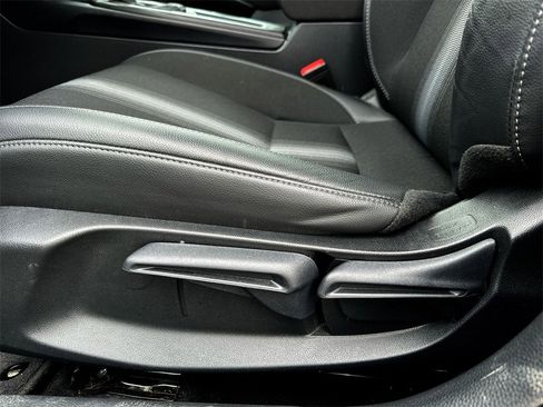 Used 2025 Honda Civic Sport image 12