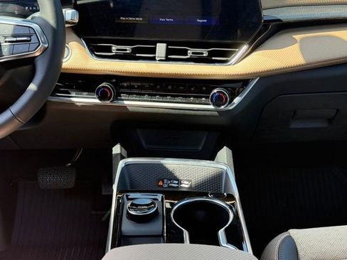 New 2026 Chevrolet Equinox ACTIV AWD/4WD image 10