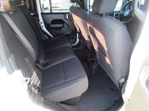 Used 2023 Jeep Gladiator Sport AWD/4WD image 29