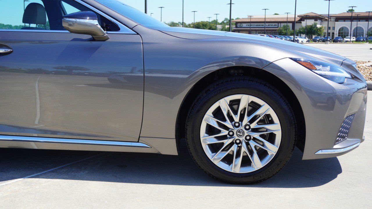 Certified 2022 Lexus LS 500 AWD w/ Interior Upgrade Package image 9