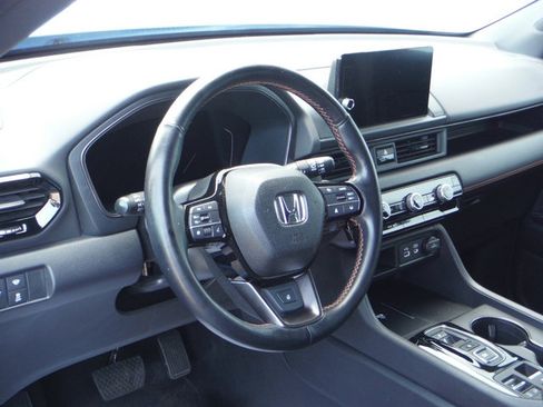 Used 2023 Honda Pilot TrailSport image 15