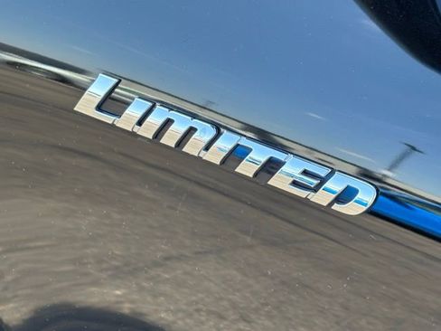 Used 2012 Toyota Highlander Limited w/ Tow Pkg image 4