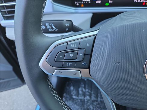 New 2026 Volkswagen Taos SE FWD image 18