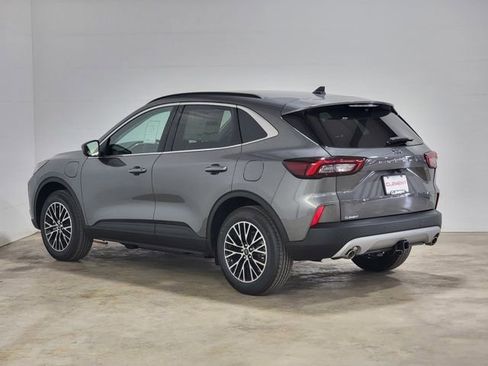 New 2025 Ford Escape SE w/ Class II Trailer Tow Package image 8