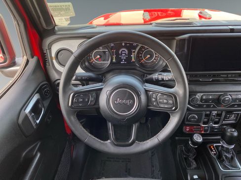 Used 2025 Jeep Wrangler Unlimited Sport AWD/4WD image 12