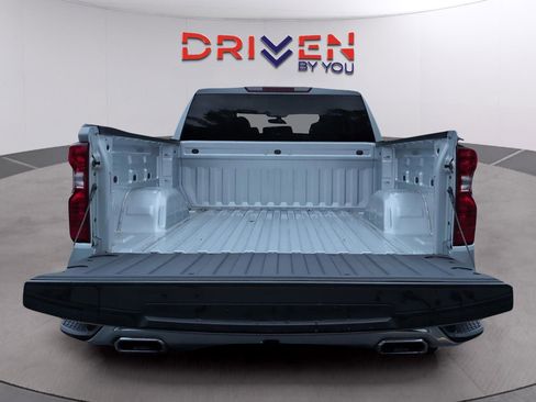Used 2022 Chevrolet Silverado 1500 LT w/ Z71 Off-Road Package AWD/4WD image 9