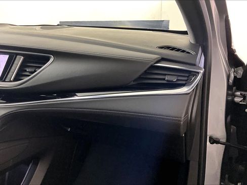 Used 2023 Buick Enclave Avenir image 19