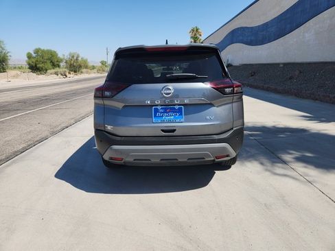 Used 2023 Nissan Rogue SV image 6