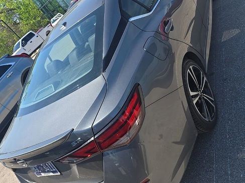 Used 2022 Nissan Sentra SR w/ SR Premium Package image 7