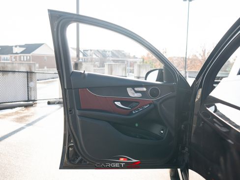 Used 2020 Mercedes-Benz GLC 300 4MATIC Coupe image 39