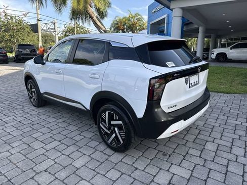 Used 2025 Nissan Kicks SV FWD image 33