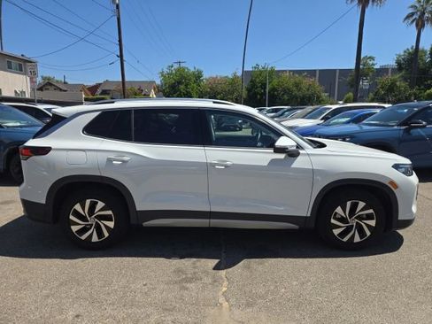 Used 2026 Volkswagen Tiguan S FWD image 1