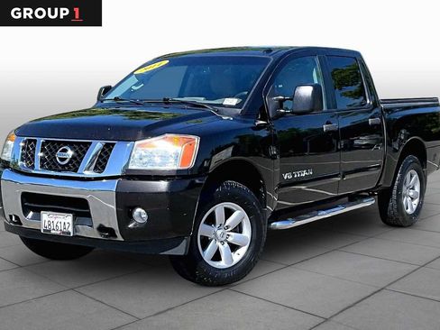Used 2014 Nissan Titan SV w/ SV Premium Utility Package AWD/4WD image 1