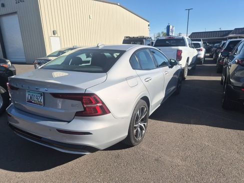 Used 2024 Volvo S60 B5 Core image 3