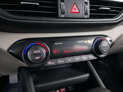 Used 2019 Kia Forte LXS FWD image 16