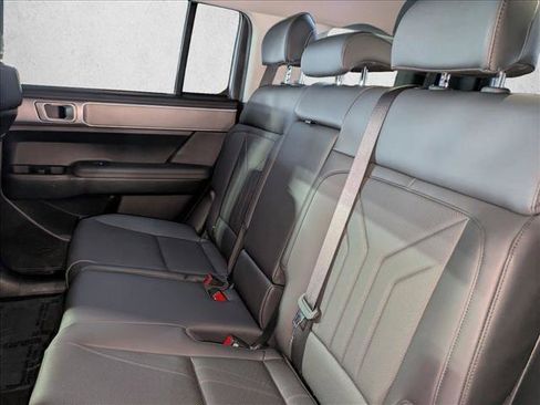 Used 2025 Hyundai Santa Fe SEL FWD image 17
