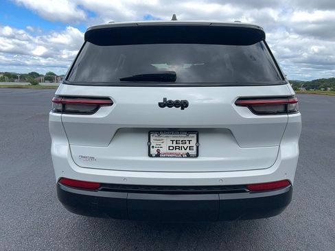 Used 2024 Jeep Grand Cherokee L Altitude RWD image 6