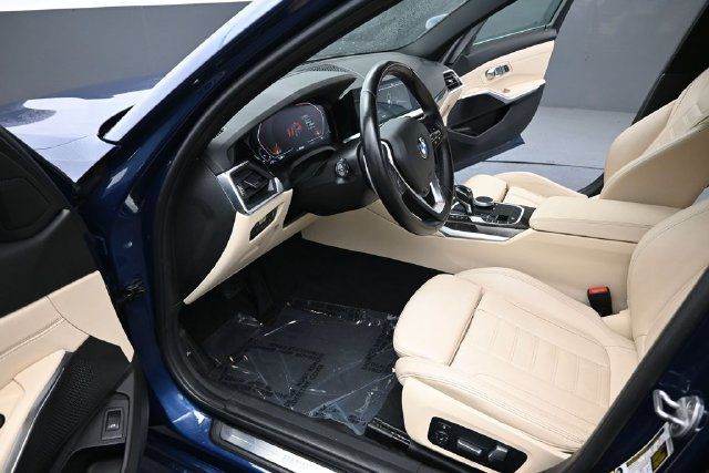 Used 2021 BMW 330i xDrive Sedan AWD/4WD image 18