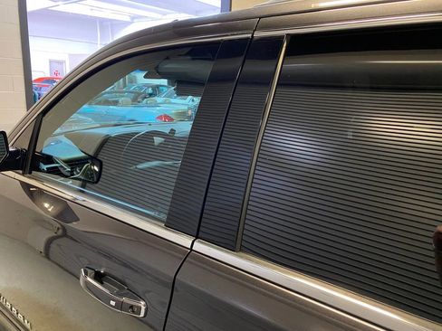 Used 2016 Chevrolet Suburban LTZ image 11