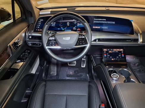 New 2026 Cadillac Vistiq Sport AWD/4WD image 10