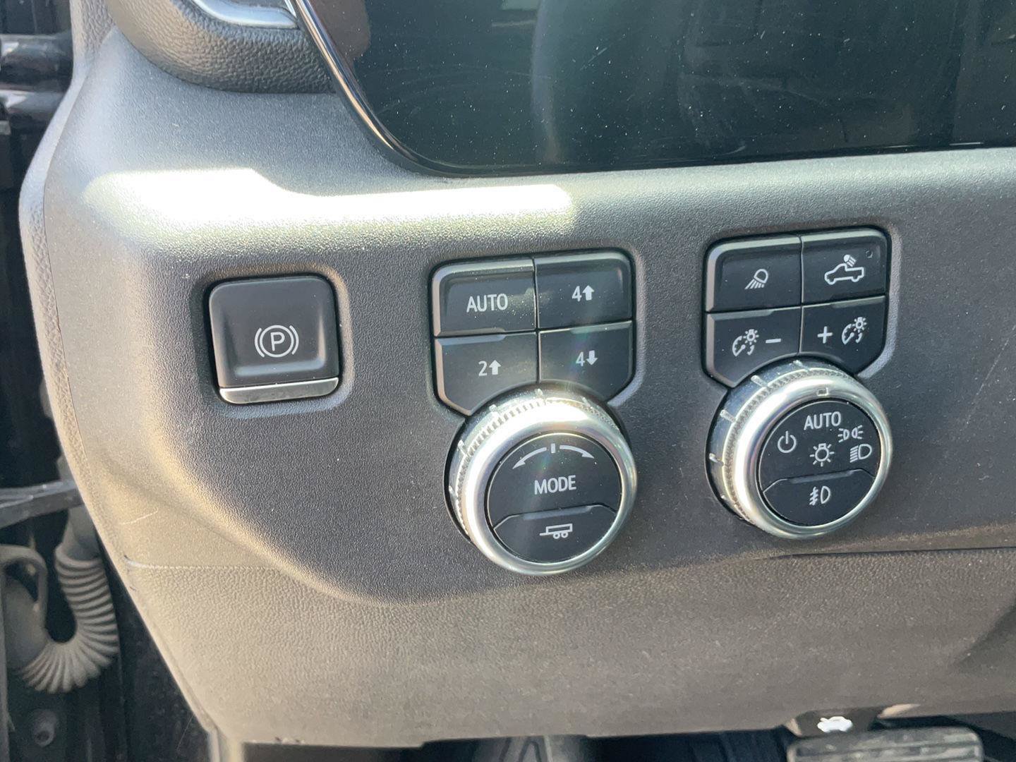 Used 2022 GMC Sierra 1500 Elevation w/ Elevation Premium Package AWD/4WD image 15