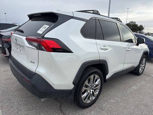 Used 2021 Toyota RAV4 XLE Premium w/ Carpet Mat Package (TMS) image 5