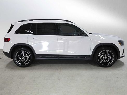 New 2026 Mercedes-Benz GLB 250 4MATIC image 2