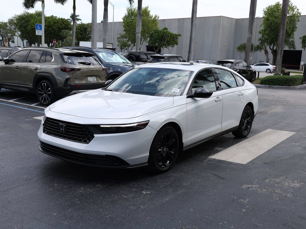 Used 2025 Honda Accord SE image 1