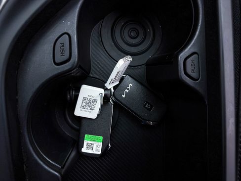 Certified 2024 Kia Niro Wind FWD image 29