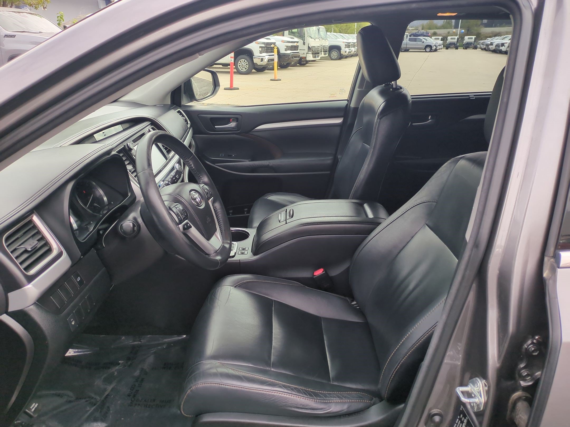 Used 2015 Toyota Highlander XLE FWD image 26