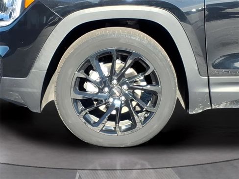 Used 2023 GMC Terrain SLE w/ Elevation Edition image 9