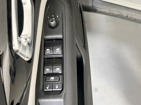 Used 2022 Jeep Compass Limited AWD/4WD image 17