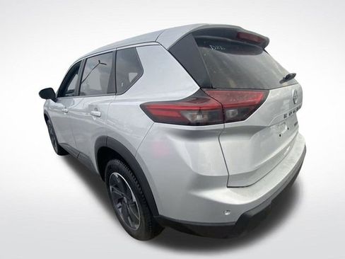 Used 2024 Nissan Rogue SV image 7