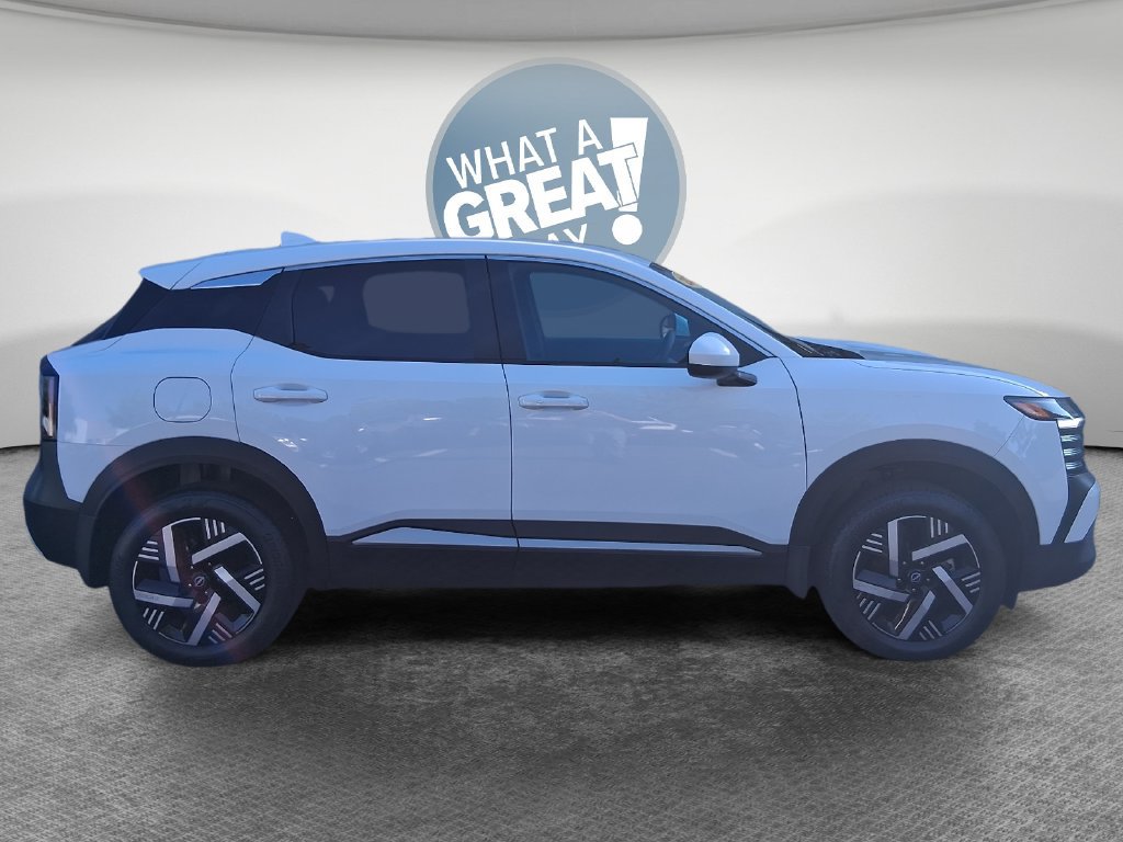 Used 2025 Nissan Kicks SV FWD image 2