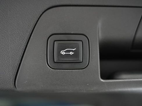 Used 2023 Buick Envision Avenir AWD/4WD image 11