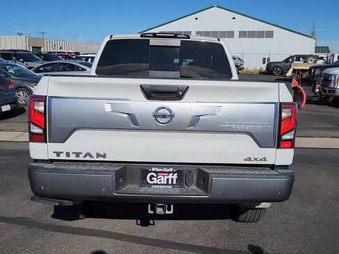 Used 2021 Nissan Titan Platinum Reserve w/ Moonroof Package image 20
