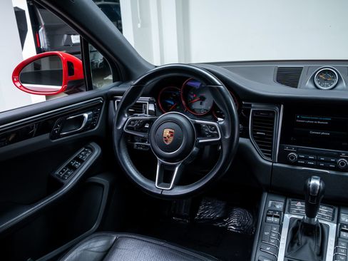 Used 2017 Porsche Macan S AWD/4WD image 10