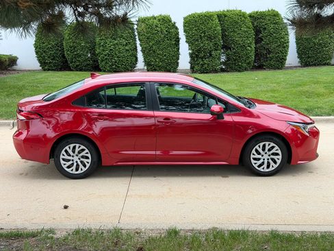 Used 2020 Toyota Corolla LE FWD image 4