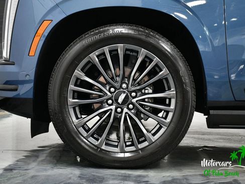 Used 2025 Cadillac Escalade Sport Platinum AWD/4WD image 5