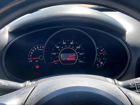 Used 2016 Kia Soul FWD image 19
