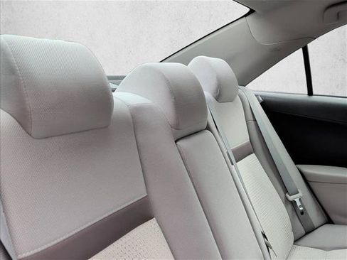 Used 2014 Toyota Camry LE FWD image 21