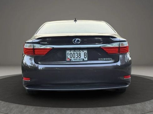 Used 2013 Lexus ES 300h w/ Luxury Pkg FWD image 6
