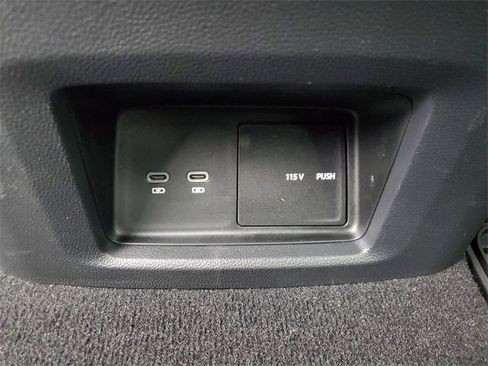 Certified 2025 Volkswagen Atlas SEL Premium R-Line image 12