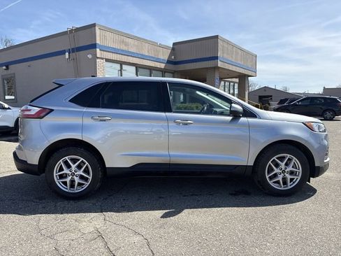 Certified 2023 Ford Edge SEL w/ Convenience Package image 4