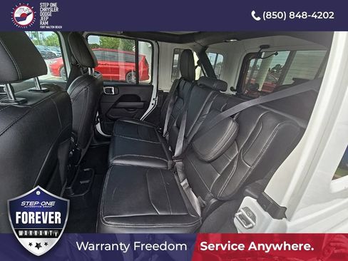Used 2023 Jeep Wrangler Unlimited Sahara w/ Cold Weather Group AWD/4WD image 7